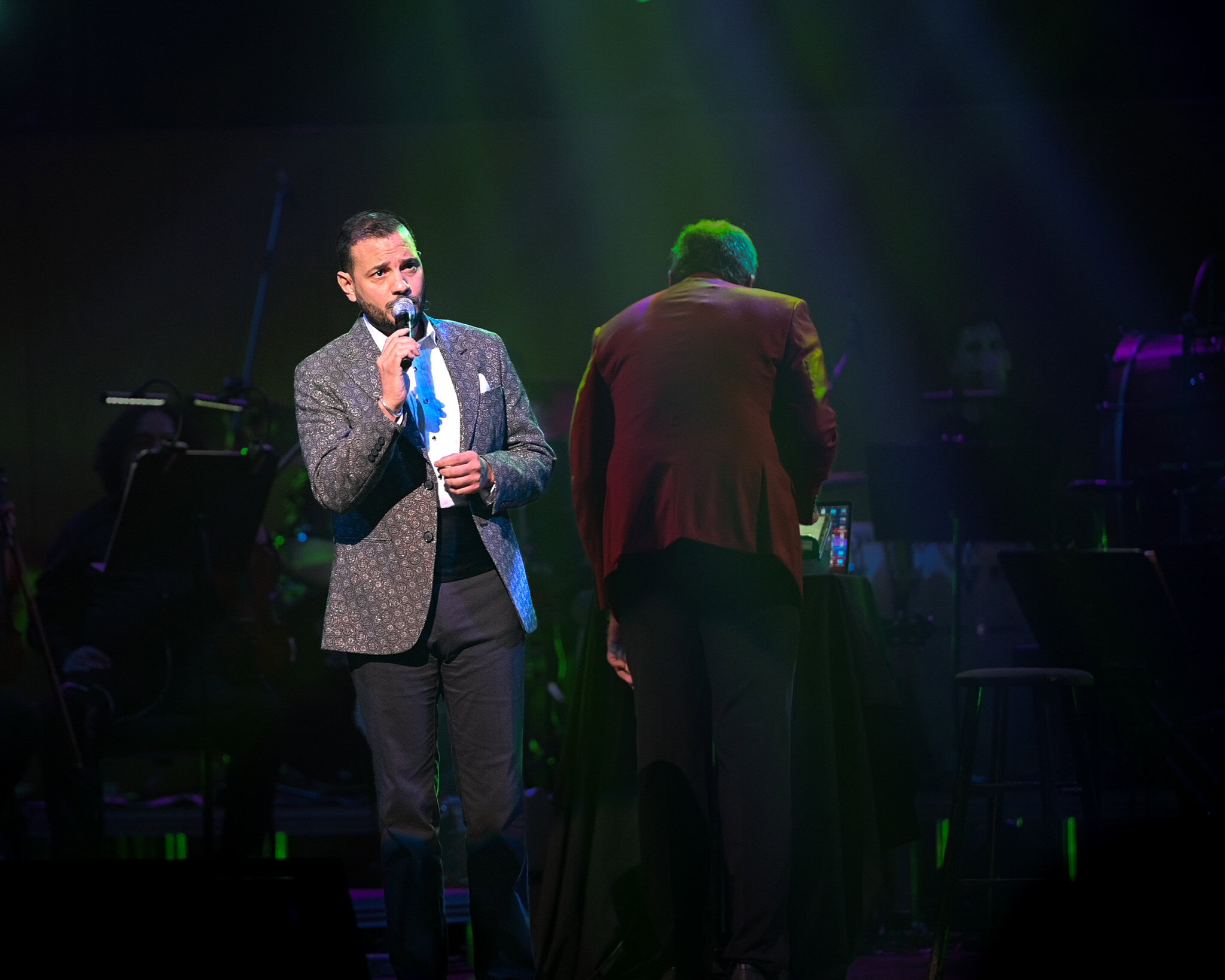 Tenor Ricardo Rosado performing live at Bellas Artes in Puerto Rico during an orchestral concert