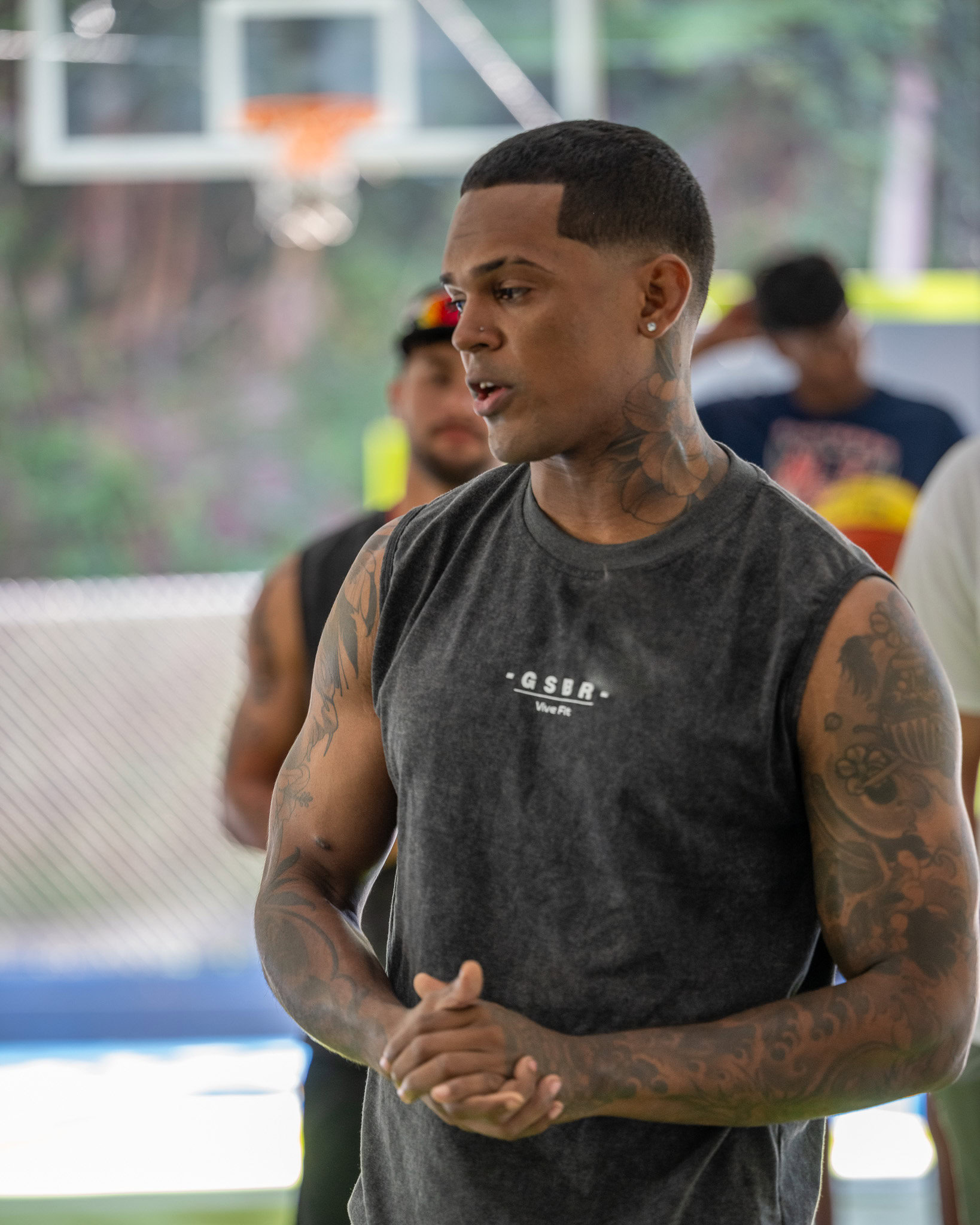 Personal trainer providing instruction during a fitness session in Puerto Rico