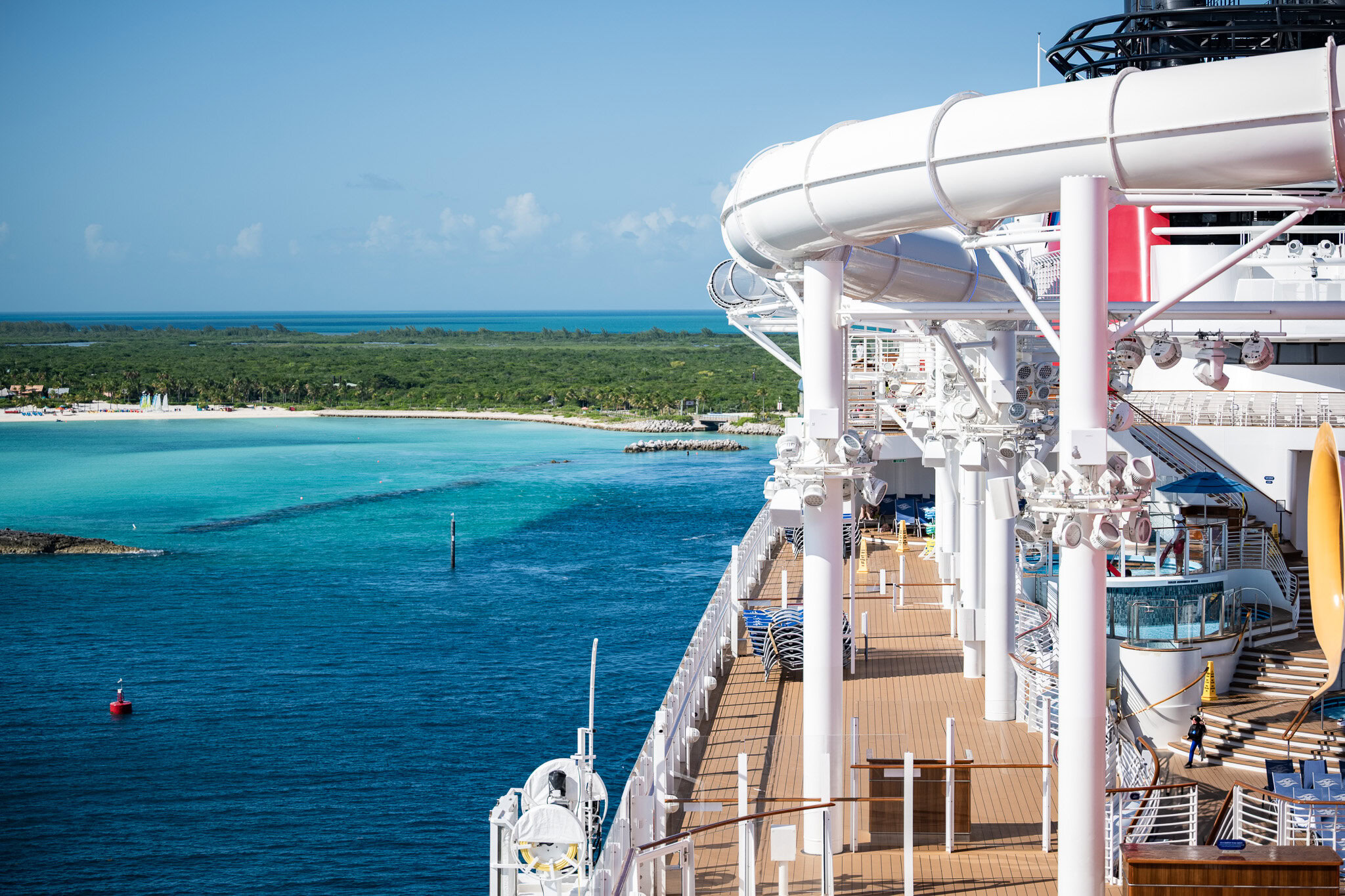 disney-wish-deck-view-castaway-cay-blue-waters